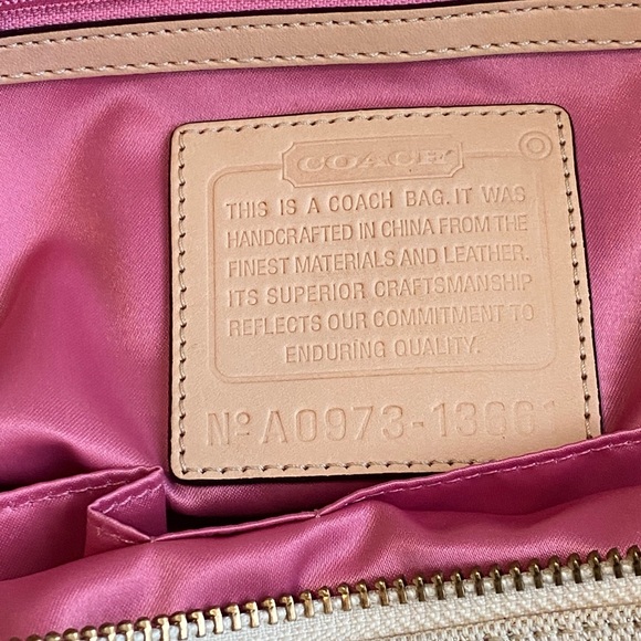 Coach Cream and Gold Shoulder Bag - Picture 14 of 17